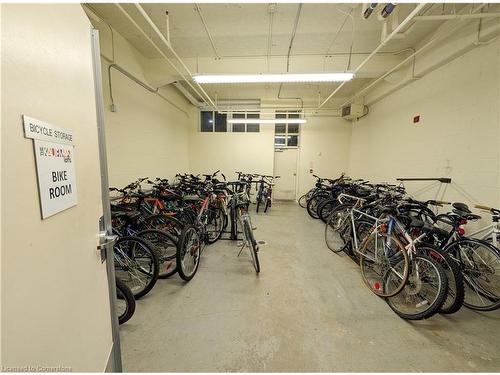 316-404 King Street W, Kitchener, ON - Indoor Photo Showing Garage