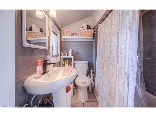 336 Weber Street W, Kitchener, ON - Indoor Photo Showing Bathroom