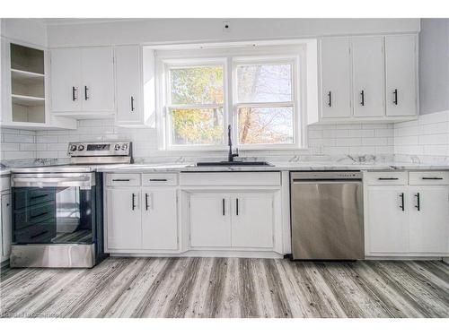 336 Weber Street W, Kitchener, ON - Indoor Photo Showing Kitchen