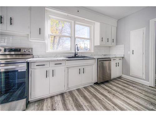 336 Weber Street W, Kitchener, ON - Indoor Photo Showing Kitchen