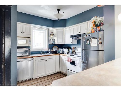 16 Dunbar Road N, Waterloo, ON - Indoor Photo Showing Kitchen With Double Sink