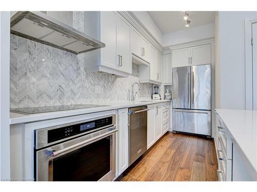 1104-155 Caroline Street S, Waterloo, ON - Indoor Photo Showing Kitchen With Stainless Steel Kitchen With Upgraded Kitchen