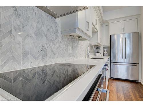 1104-155 Caroline Street S, Waterloo, ON - Indoor Photo Showing Kitchen With Stainless Steel Kitchen