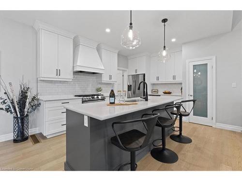 113 Livingston Drive, Tillsonburg, ON - Indoor Photo Showing Kitchen With Upgraded Kitchen