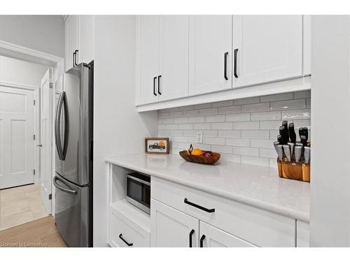 113 Livingston Drive, Tillsonburg, ON - Indoor Photo Showing Kitchen With Upgraded Kitchen