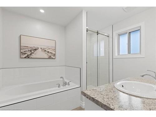 113 Livingston Drive, Tillsonburg, ON - Indoor Photo Showing Bathroom