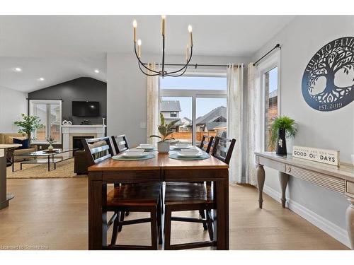 113 Livingston Drive, Tillsonburg, ON - Indoor Photo Showing Dining Room