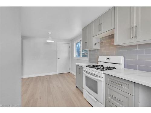 452 Midwood Street, Waterloo, ON - Indoor Photo Showing Kitchen