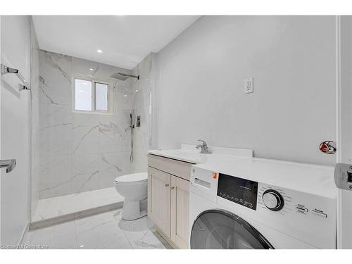 452 Midwood Street, Waterloo, ON - Indoor Photo Showing Laundry Room