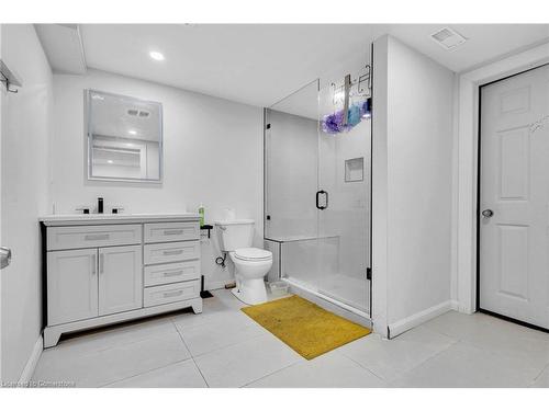 452 Midwood Street, Waterloo, ON - Indoor Photo Showing Bathroom