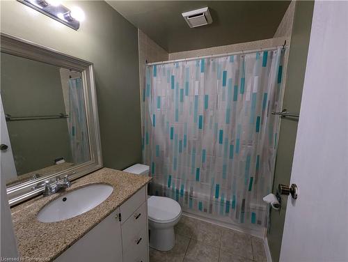 202-4 Avalon Place, Kitchener, ON - Indoor Photo Showing Bathroom