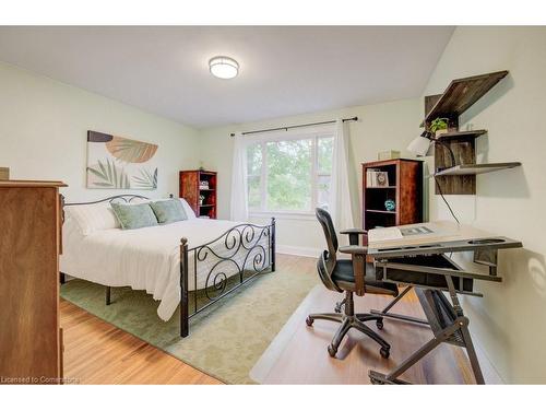 65 Sheldon Avenue N, Kitchener, ON - Indoor Photo Showing Bedroom