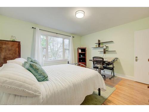 65 Sheldon Avenue N, Kitchener, ON - Indoor Photo Showing Bedroom