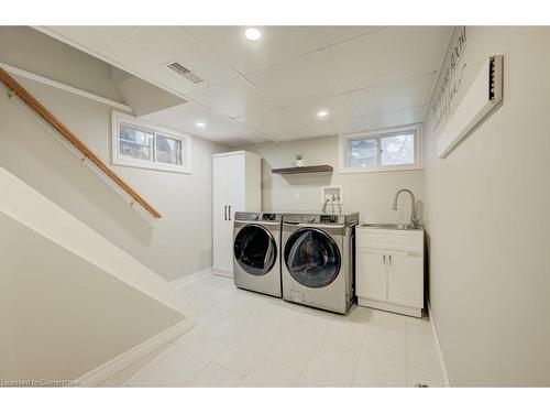 65 Sheldon Avenue N, Kitchener, ON - Indoor Photo Showing Laundry Room