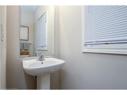 132 Courtney Street, Fergus, ON - Indoor Photo Showing Bathroom