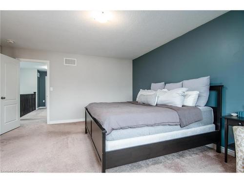 132 Courtney Street, Fergus, ON - Indoor Photo Showing Bedroom