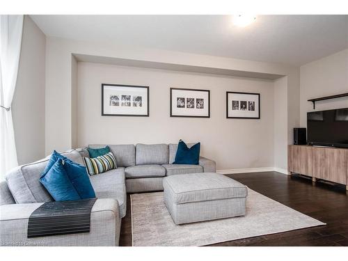 132 Courtney Street, Fergus, ON - Indoor Photo Showing Living Room