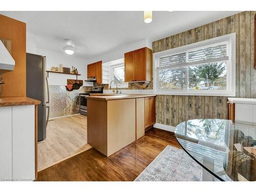 222 Mausser Avenue, Kitchener, ON - Indoor Photo Showing Kitchen