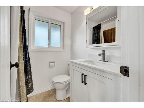 222 Mausser Avenue, Kitchener, ON - Indoor Photo Showing Bathroom