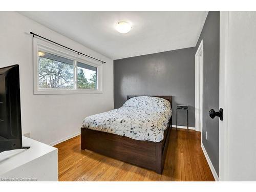 222 Mausser Avenue, Kitchener, ON - Indoor Photo Showing Bedroom