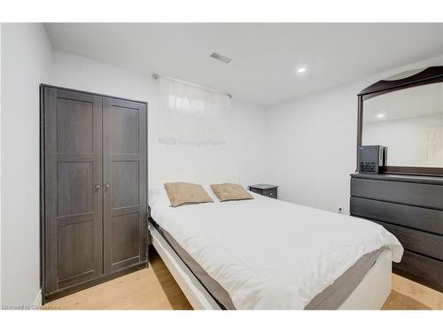 226 Wilderness Drive, Kitchener, ON - Indoor Photo Showing Bedroom