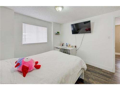 226 Wilderness Drive, Kitchener, ON - Indoor Photo Showing Bedroom