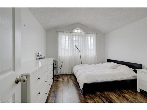 226 Wilderness Drive, Kitchener, ON - Indoor Photo Showing Bedroom