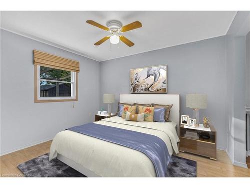 858 Wright Street, Welland, ON - Indoor Photo Showing Bedroom