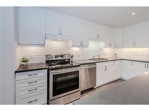 2B-115 South Creek Drive, Kitchener, ON - Indoor Photo Showing Kitchen With Upgraded Kitchen