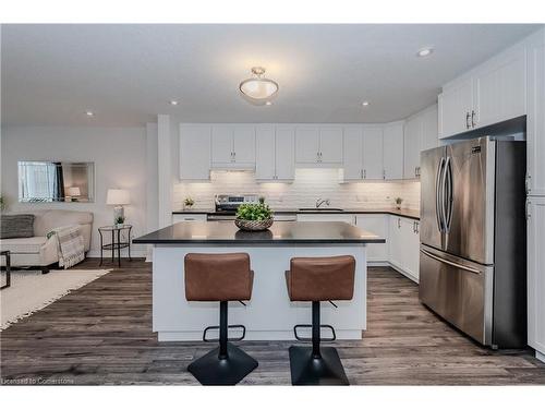 2B-115 South Creek Drive, Kitchener, ON - Indoor Photo Showing Kitchen With Upgraded Kitchen