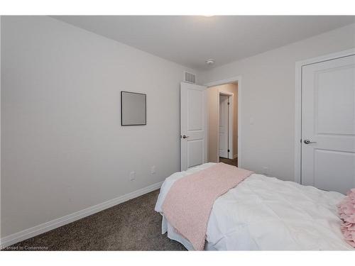 2B-115 South Creek Drive, Kitchener, ON - Indoor Photo Showing Bedroom