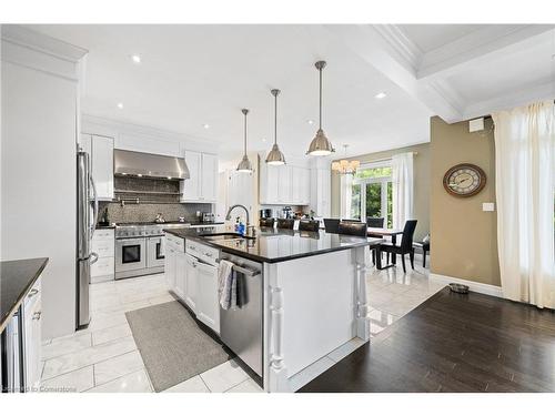 2616 Morrison Road, Cambridge, ON - Indoor Photo Showing Kitchen With Upgraded Kitchen