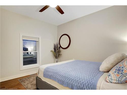 1059 Colborne Street East Street E, Brantford, ON - Indoor Photo Showing Bedroom