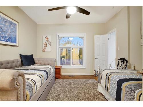 1059 Colborne Street East Street E, Brantford, ON - Indoor Photo Showing Bedroom