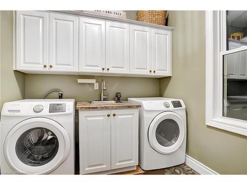 1059 Colborne Street East Street E, Brantford, ON - Indoor Photo Showing Laundry Room