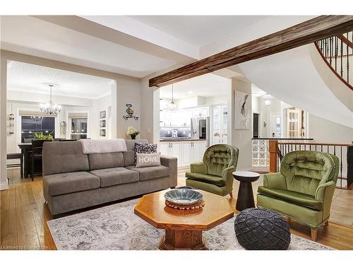 1059 Colborne Street East Street E, Brantford, ON - Indoor Photo Showing Living Room