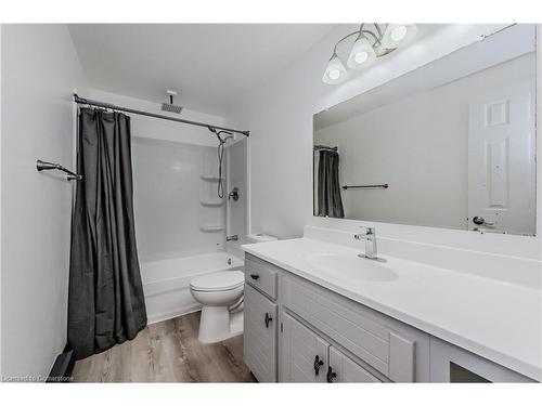 550 Parkview Crescent, Cambridge, ON - Indoor Photo Showing Bathroom