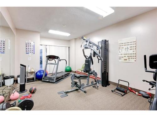 209-260 Sheldon Avenue N, Kitchener, ON - Indoor Photo Showing Gym Room