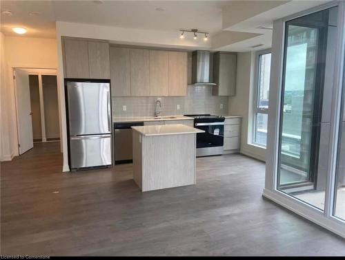 702-55 Duke Street, Kitchener, ON - Indoor Photo Showing Kitchen