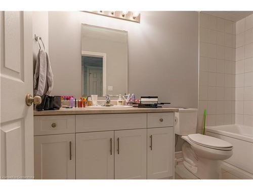 188 Wheat Lane, Kitchener, ON - Indoor Photo Showing Bathroom