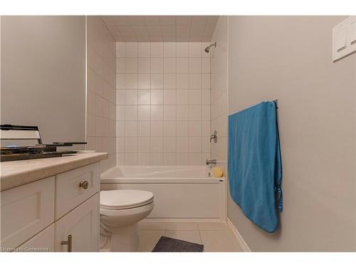 188 Wheat Lane, Kitchener, ON - Indoor Photo Showing Bathroom