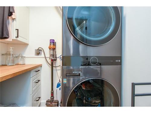 1006-375 King Street N, Waterloo, ON - Indoor Photo Showing Laundry Room