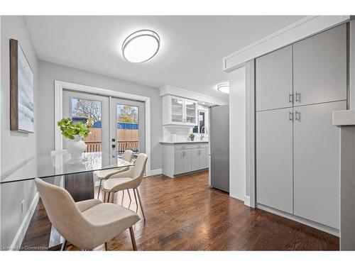 502 Manchester Road, Kitchener, ON - Indoor Photo Showing Dining Room