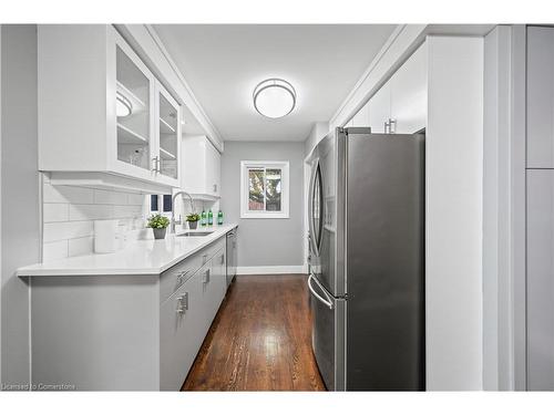 502 Manchester Road, Kitchener, ON - Indoor Photo Showing Kitchen