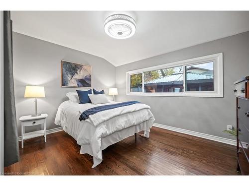 502 Manchester Road, Kitchener, ON - Indoor Photo Showing Bedroom