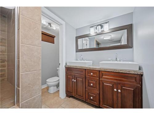 502 Manchester Road, Kitchener, ON - Indoor Photo Showing Bathroom