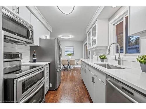 502 Manchester Road, Kitchener, ON - Indoor Photo Showing Kitchen With Upgraded Kitchen