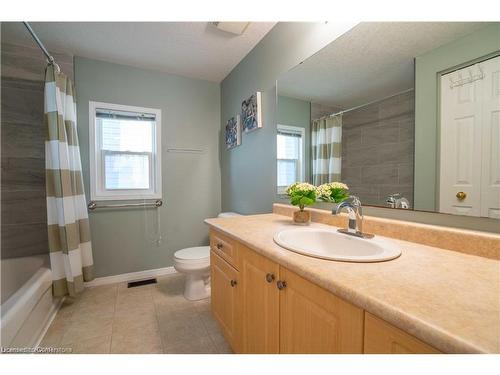 418 White Birch Avenue, Waterloo, ON - Indoor Photo Showing Bathroom