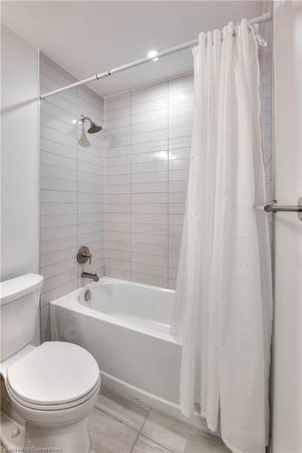 2609-15 Wellington Street S, Kitchener, ON - Indoor Photo Showing Bathroom