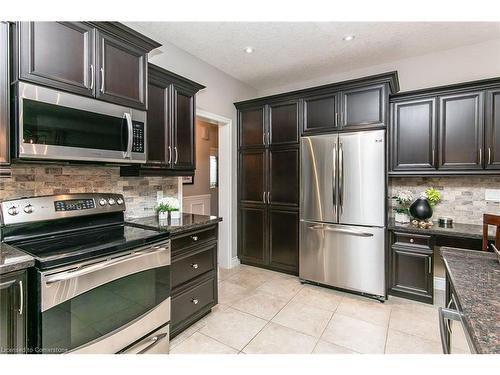 206 Westhollow Court, Waterloo, ON - Indoor Photo Showing Kitchen